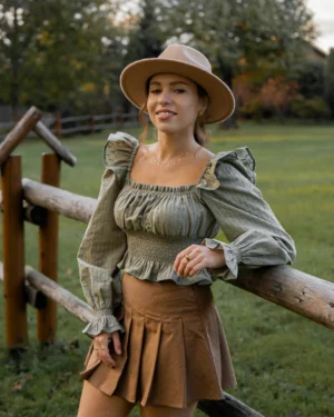 oliwkowa bluzka z koronką